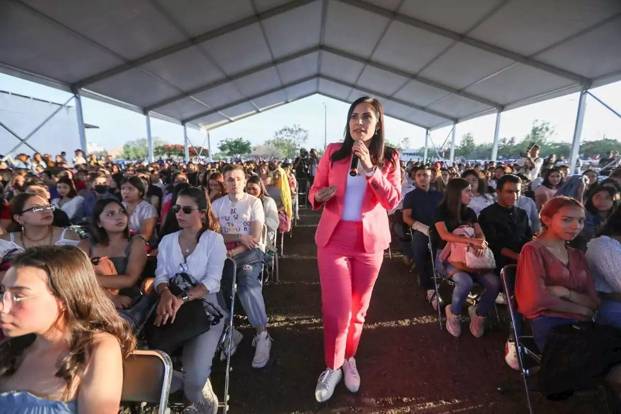 Compromete Ale Gutiérrez más seguridad y mejoras en transporte a estudiantes de la UTL