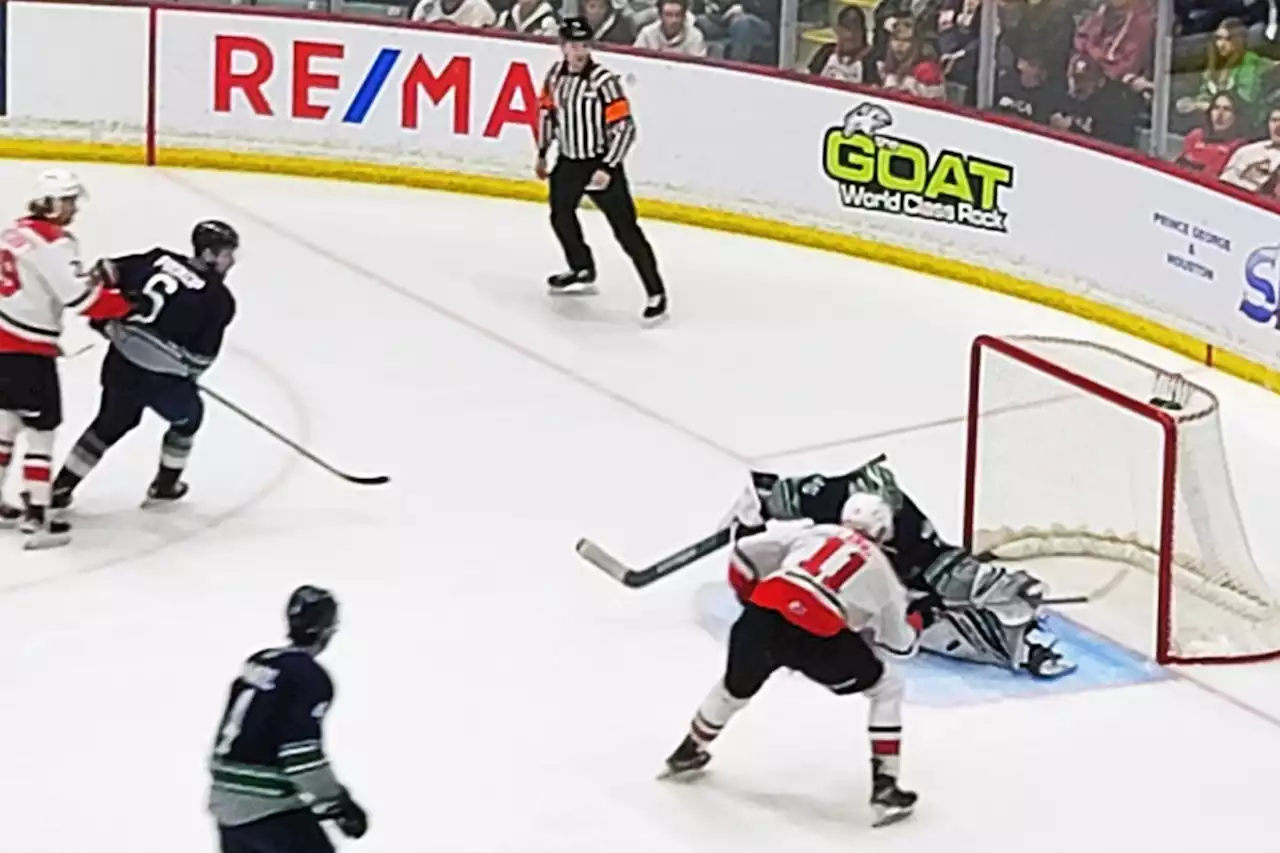 Seattle storms Cougars to take 3-0 series lead