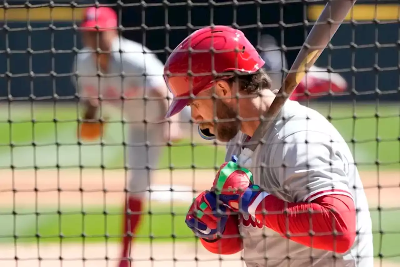 Phillies’ Bryce Harper faces Ranger Suárez in batting practice; cleared to slide