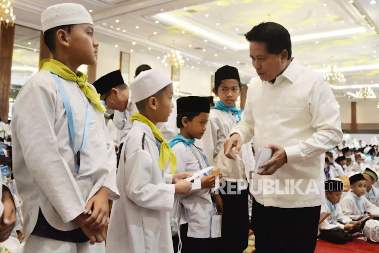 Bupati Kapuas Hulu & Baznas Ajak Warga Memuliakan Anak Yatim |Republika Online