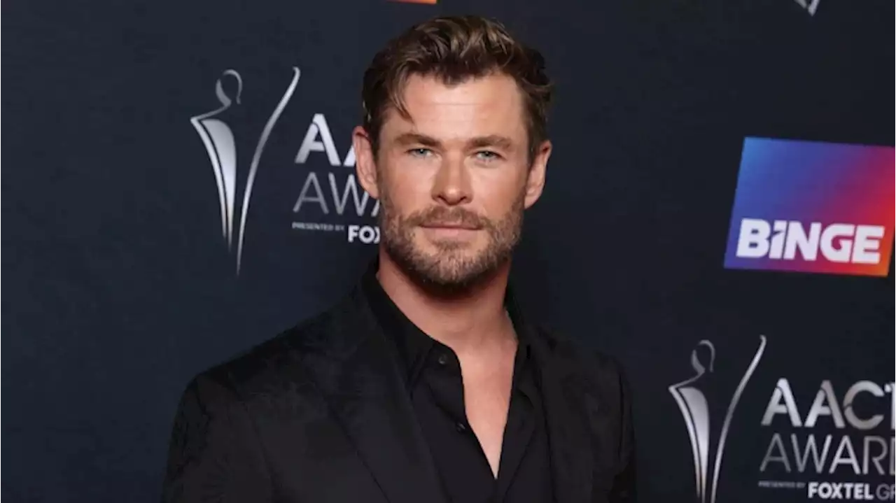 Chris Hemsworth Gave a Peek at How He Gets His Killer Abs With This Detailed Core Workout