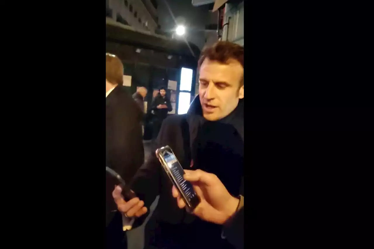 Pourquoi la vidéo d’Emmanuel Macron chantant dans Paris pose question