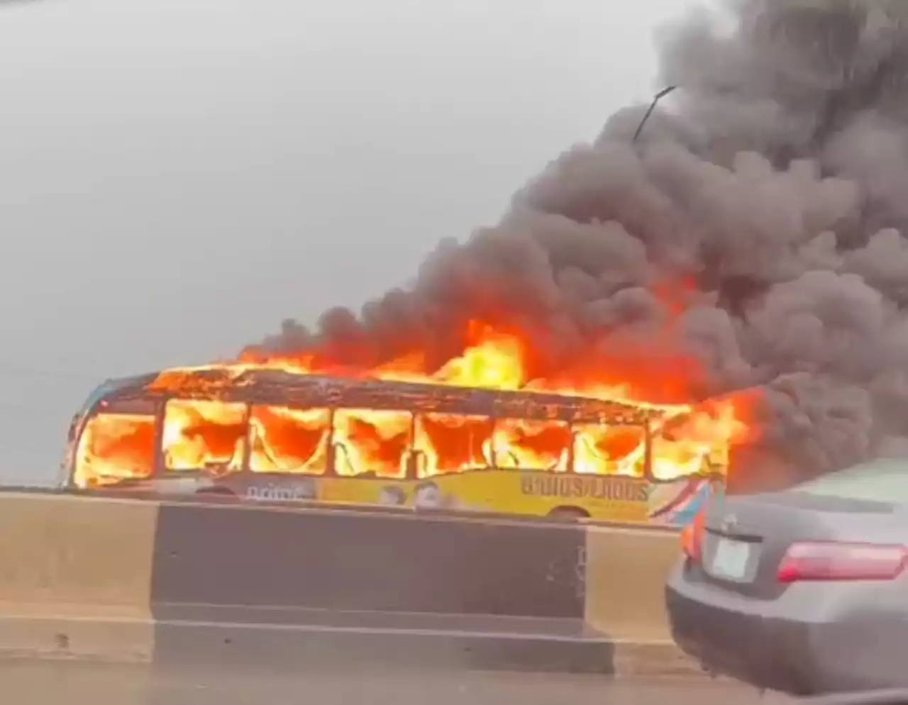 One Killed As Commercial Bus Collides With BRT Bus In Lagos | Sahara Reporters