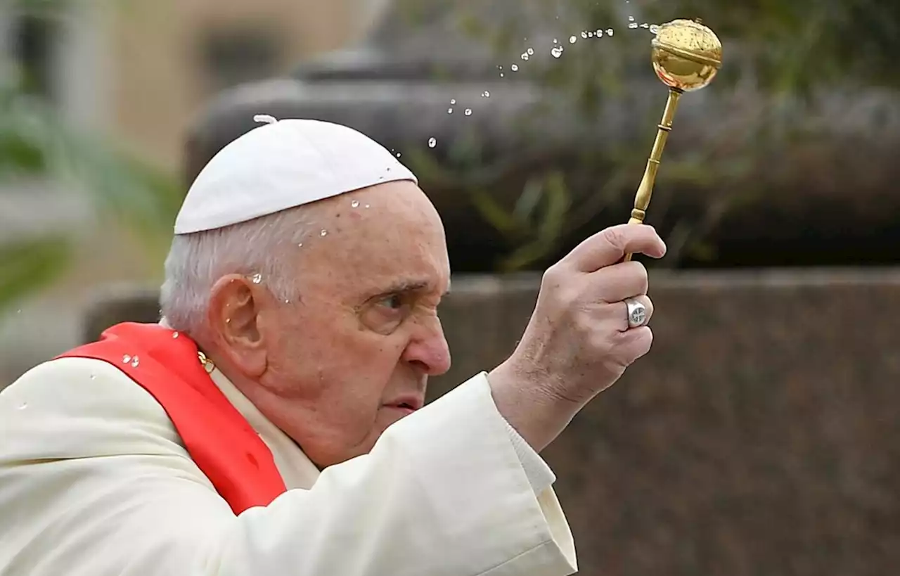 « Toujours en vie », lance le pape François pour la célébration des Rameaux