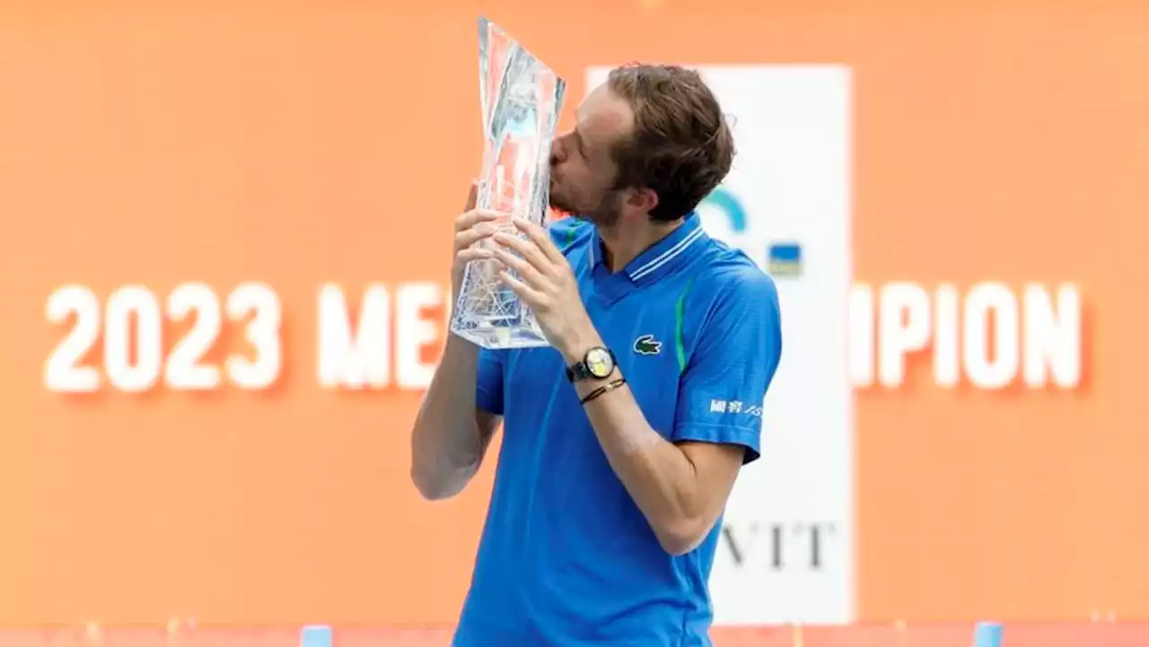 Medvedev beats Sinner for first Miami Open title