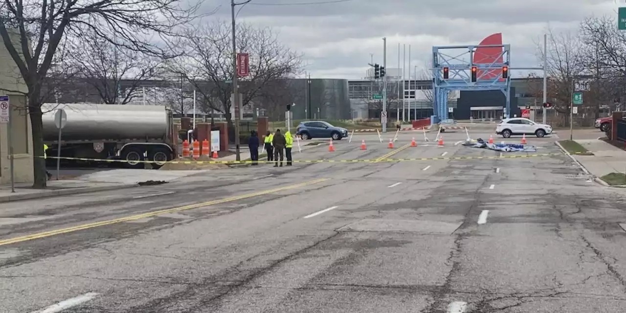 1,500 gallons of gasoline leak from tanker truck into sewer