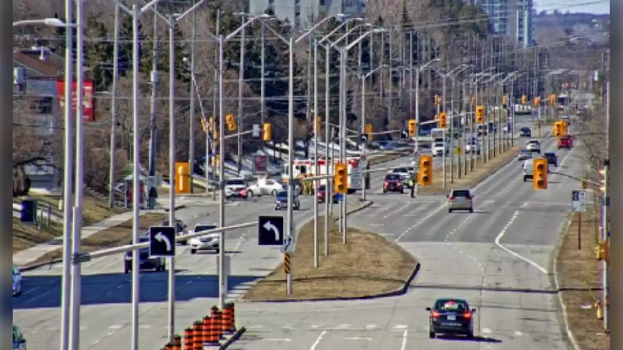 Power out in Nepean after driver hits pole