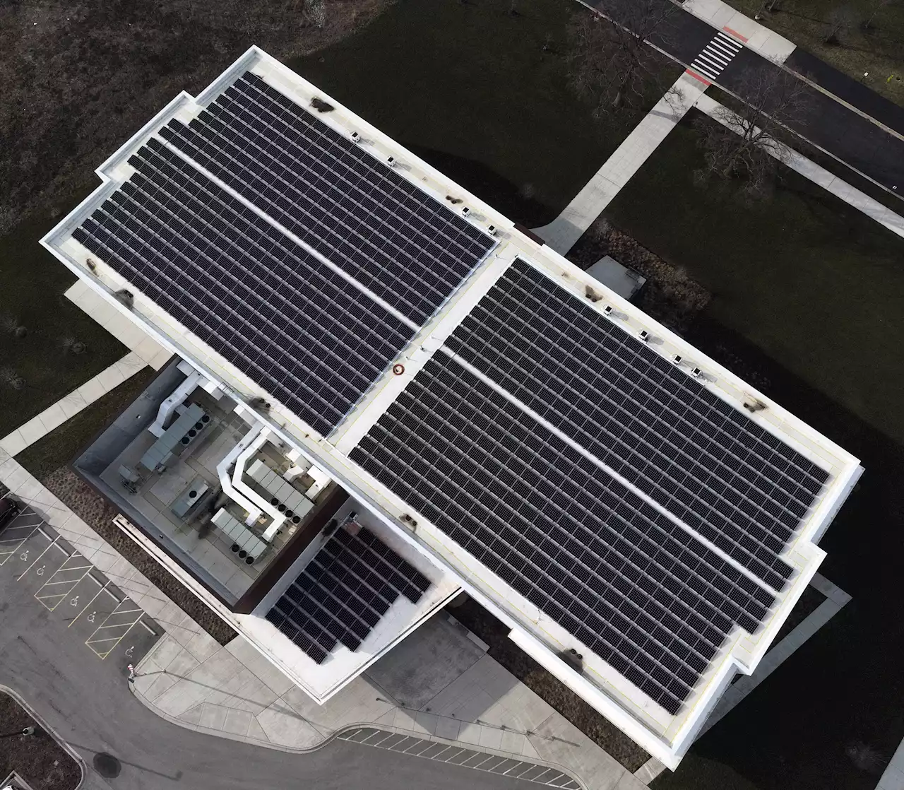 Suburban Skyview: Hundreds of solar panels atop Techny Prairie Activity Center in Northbrook