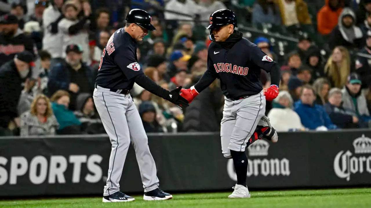 Josh Naylor, Andrés Giménez homer, M's shut out 2-0 by Guardians