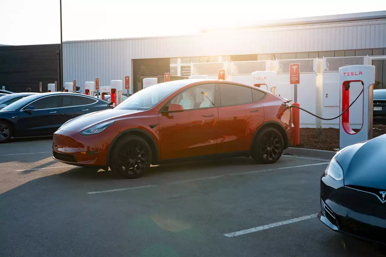 Pourquoi les Tesla resteront les meilleures voitures électriques pour les longs trajets pendant encore quelques années