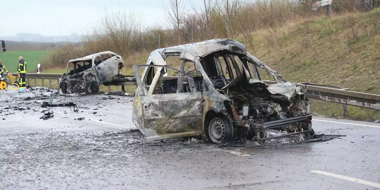 Horror-Crash – fünf Freunde sterben Feuertod im Auto