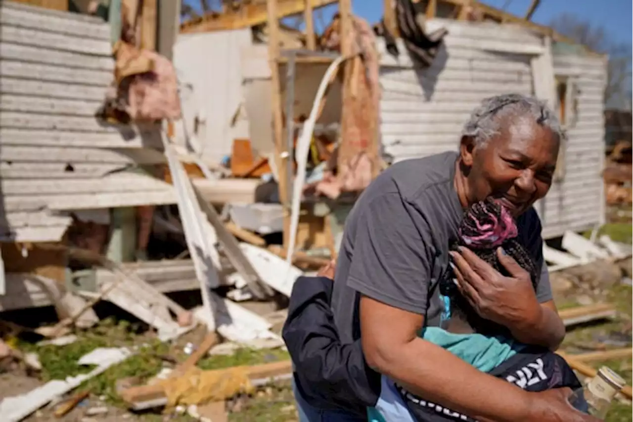 Death toll tops 20 as storm takes aim at eastern U.S.