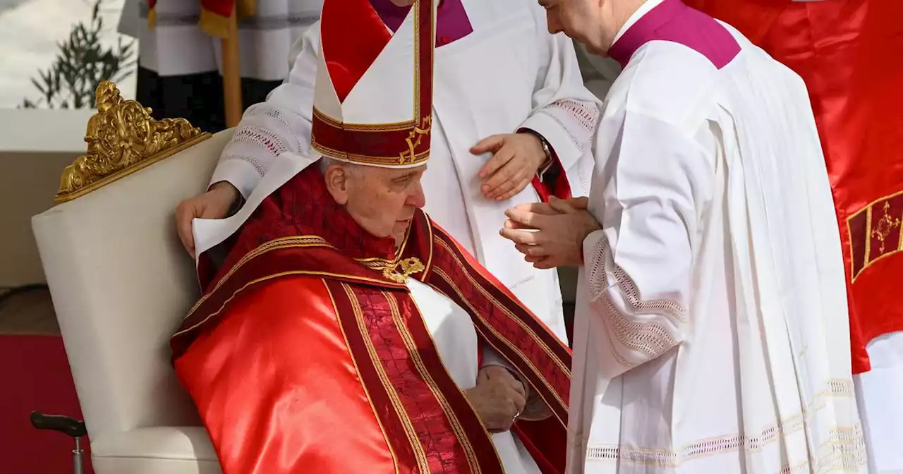 Pope Francis attends Palm Sunday service after hospital stay