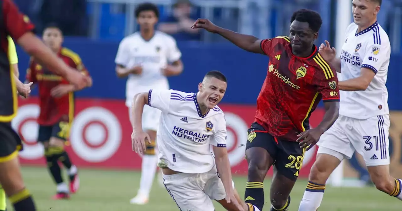 Galaxy fall behind in first half and can't catch up in loss to Sounders