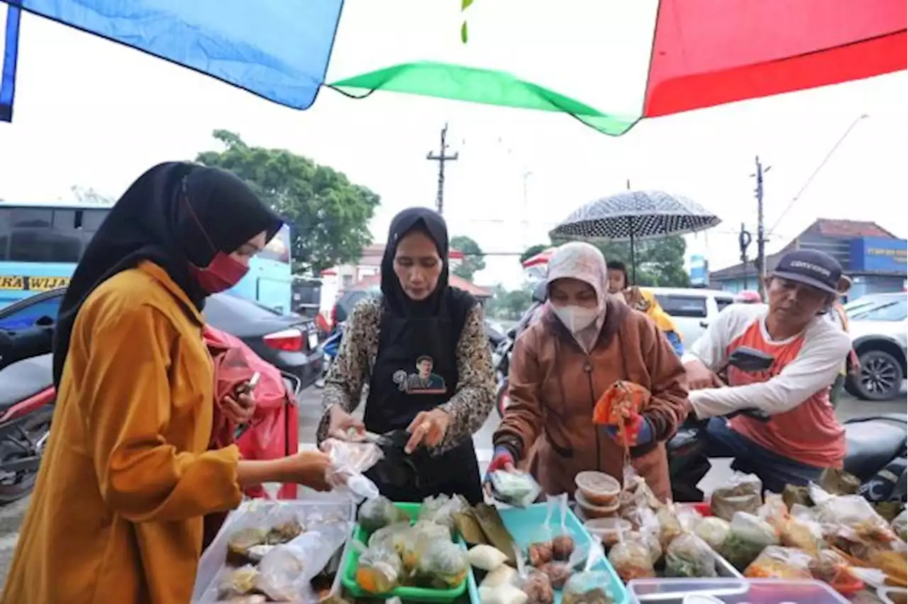 Gelar Bazar Kuliner, Sukarelawan Ini Juga Beri Bantuan Modal dan Pelatihan ke UMKM