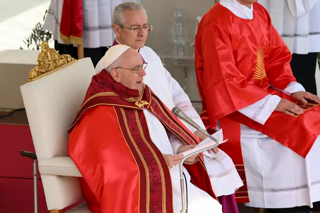 Pope Francis attends Palm Sunday service after hospital stay