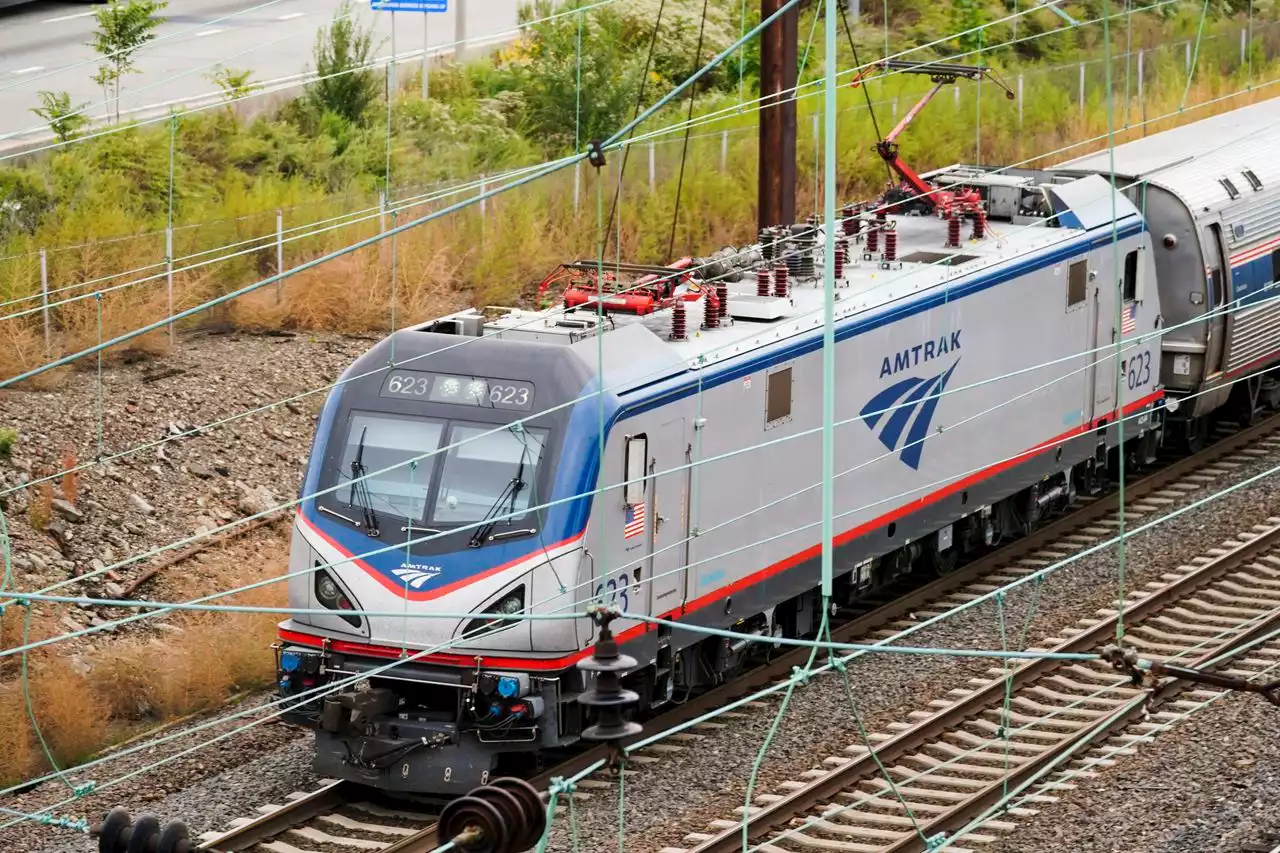 Amtrak suspends service between Harrisburg and Philly due to downed wires