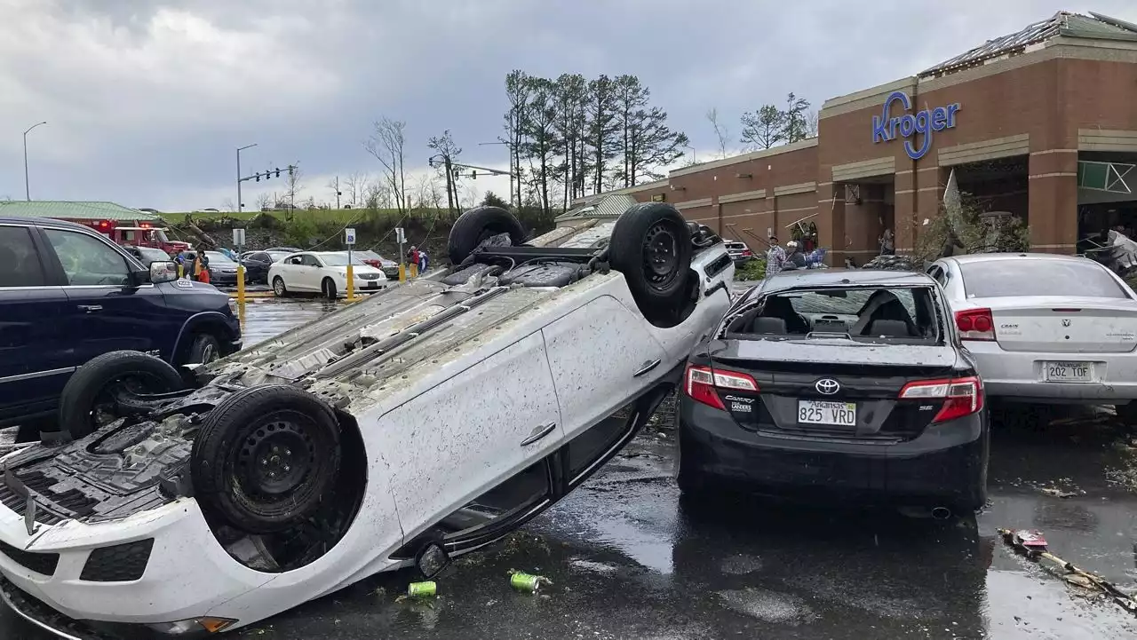 At least 26 dead after tornadoes rake U.S. Midwest, South