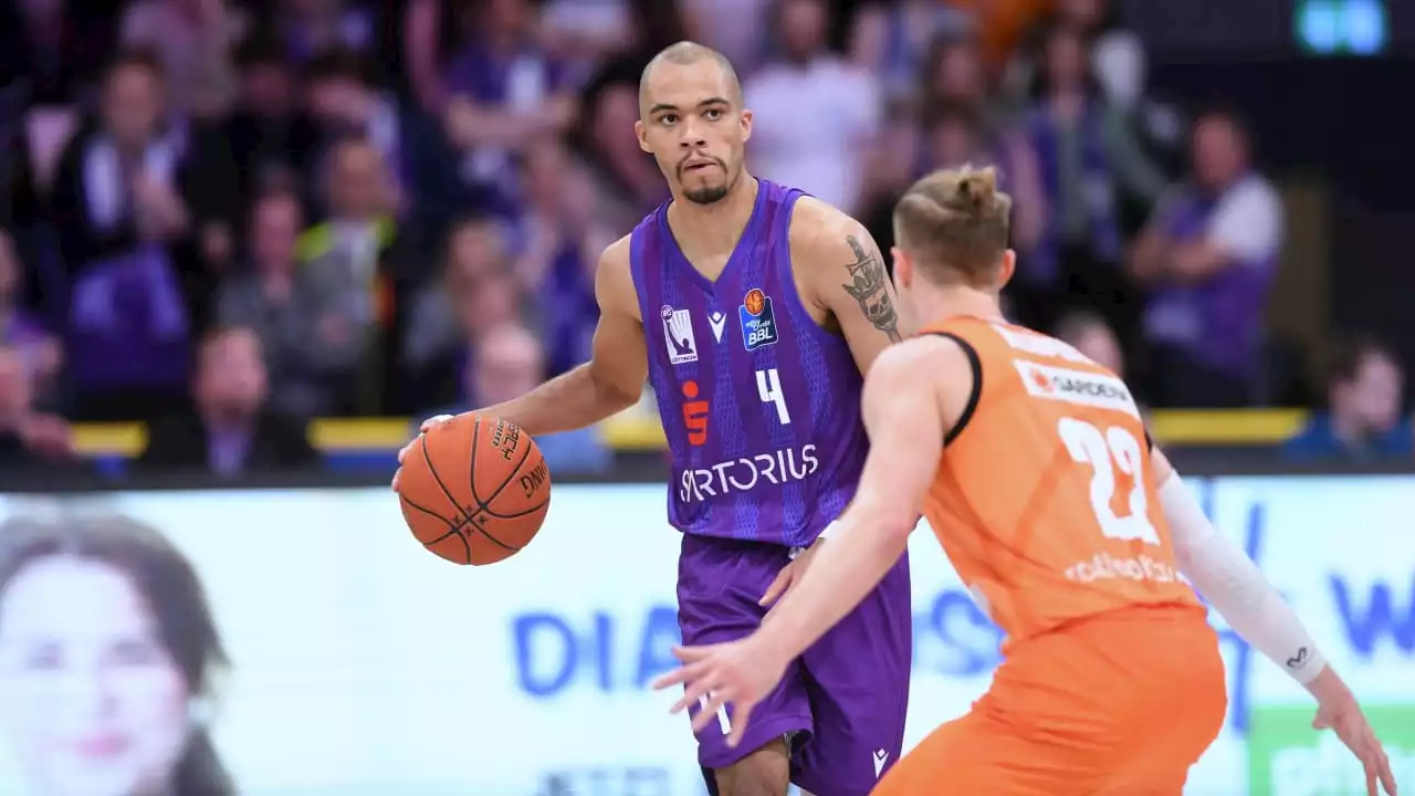 Basketball-Bundesliga: Göttingens Crandall schlägt Gegner an den Kopf