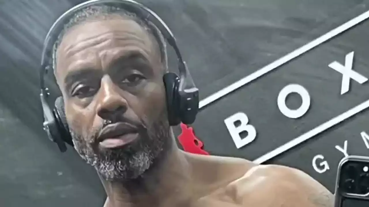 Casualty's Charles Venn, 49, stuns fans with ripped physique in gym selfie