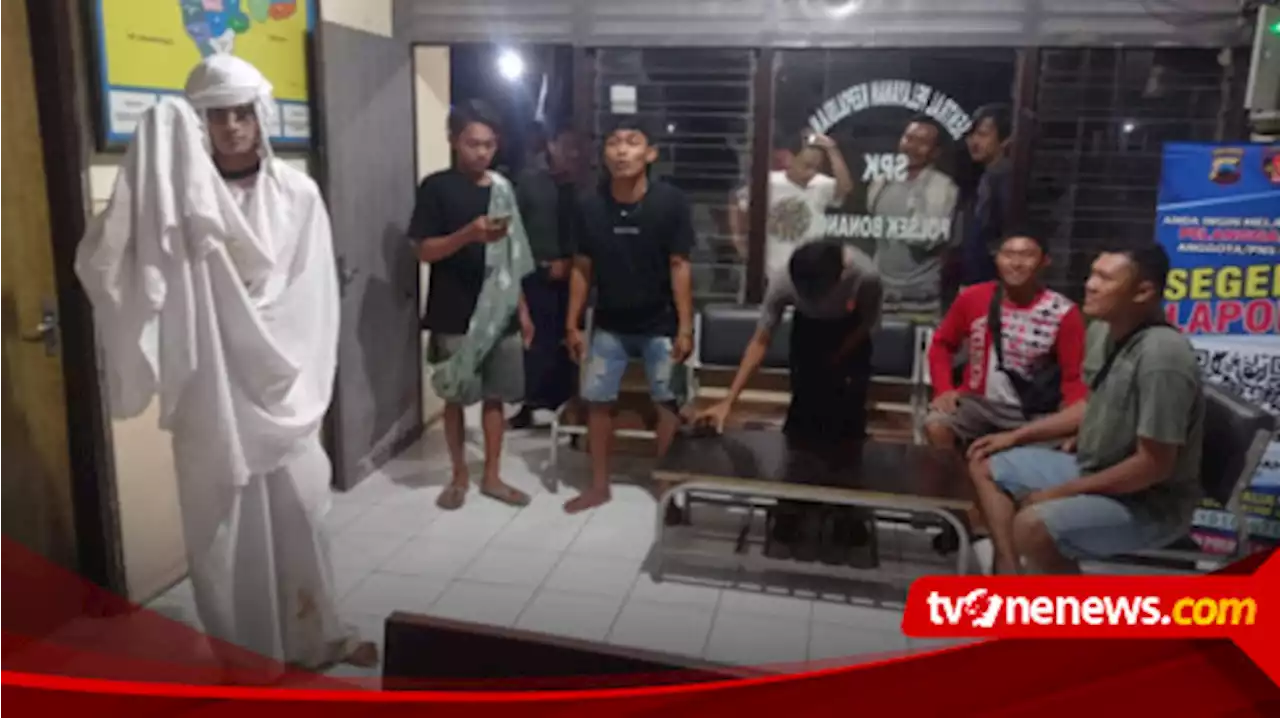 Warga Tangkap Pembuat Konten Pocong