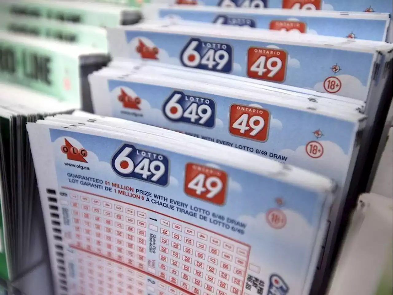 Lotto 6/49 ticket bought in B.C. wins $1 million white ball prize