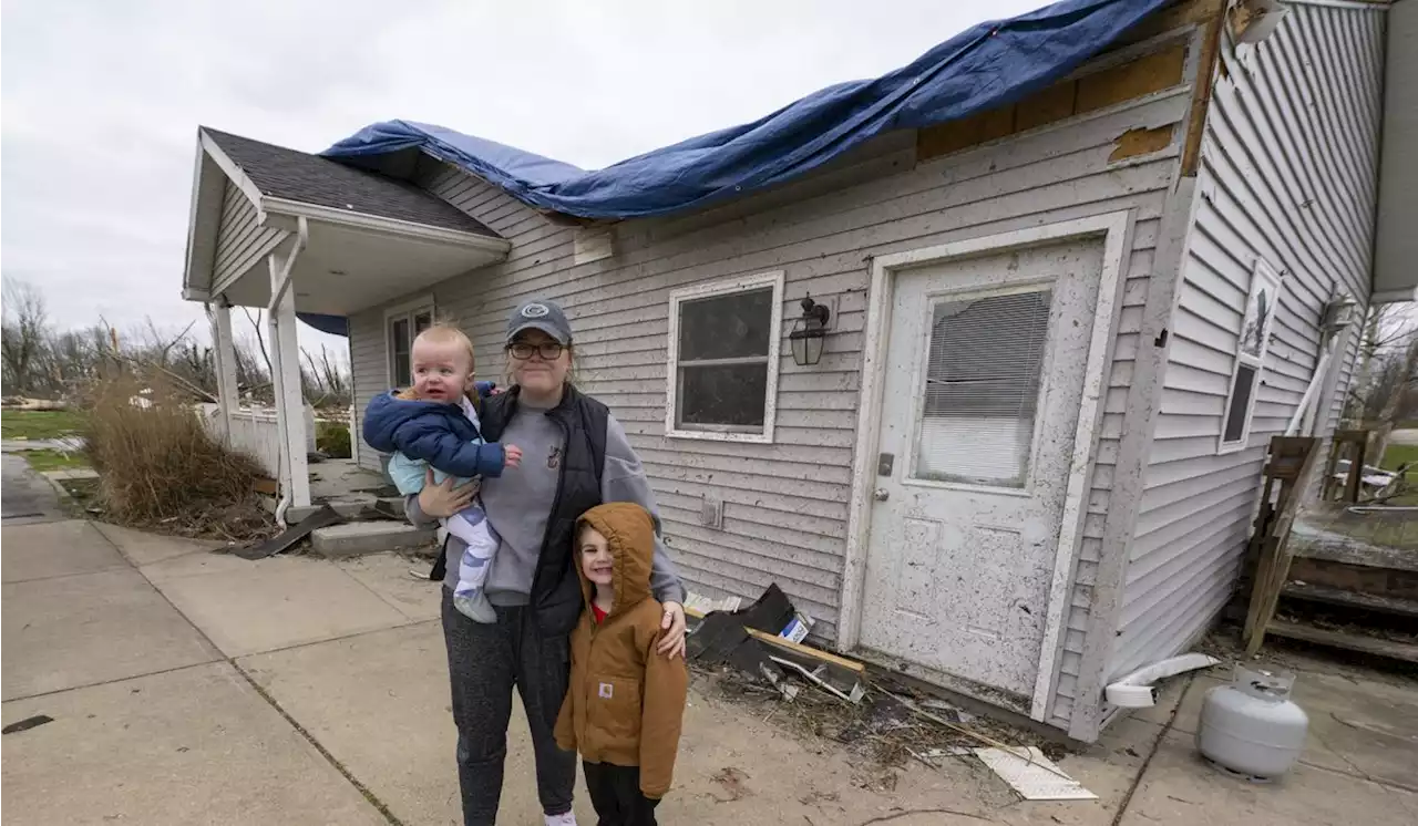 At least 21 dead after tornadoes rake U.S. Midwest, South