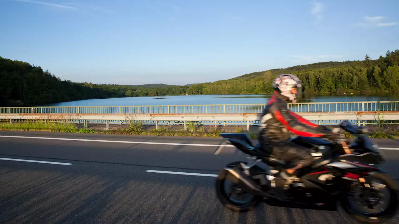 Start in die Motorradsaison: Einige Strecken in NRW gesperrt