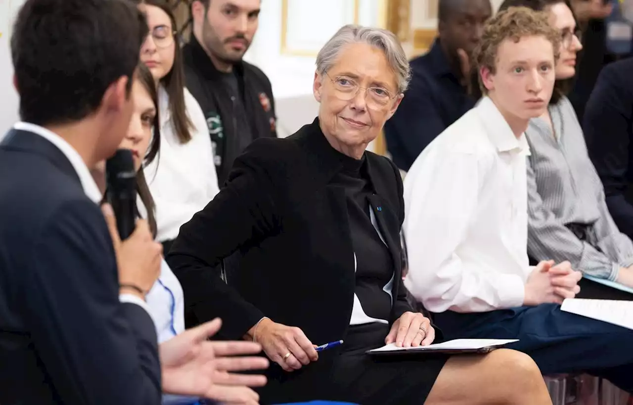 Élisabeth Borne vivement interpellée par une étudiante