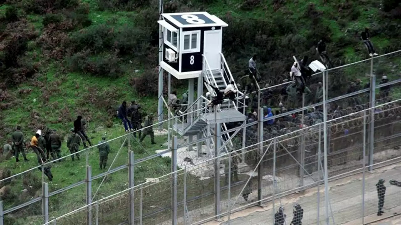 Dos ceutíes condenados por disparar a un menor marroquí durante la crisis migratoria de 2021