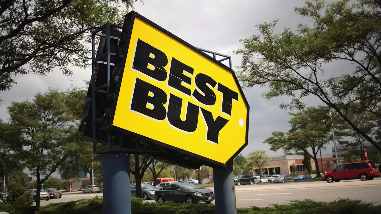 Best Buy to lay off hundreds