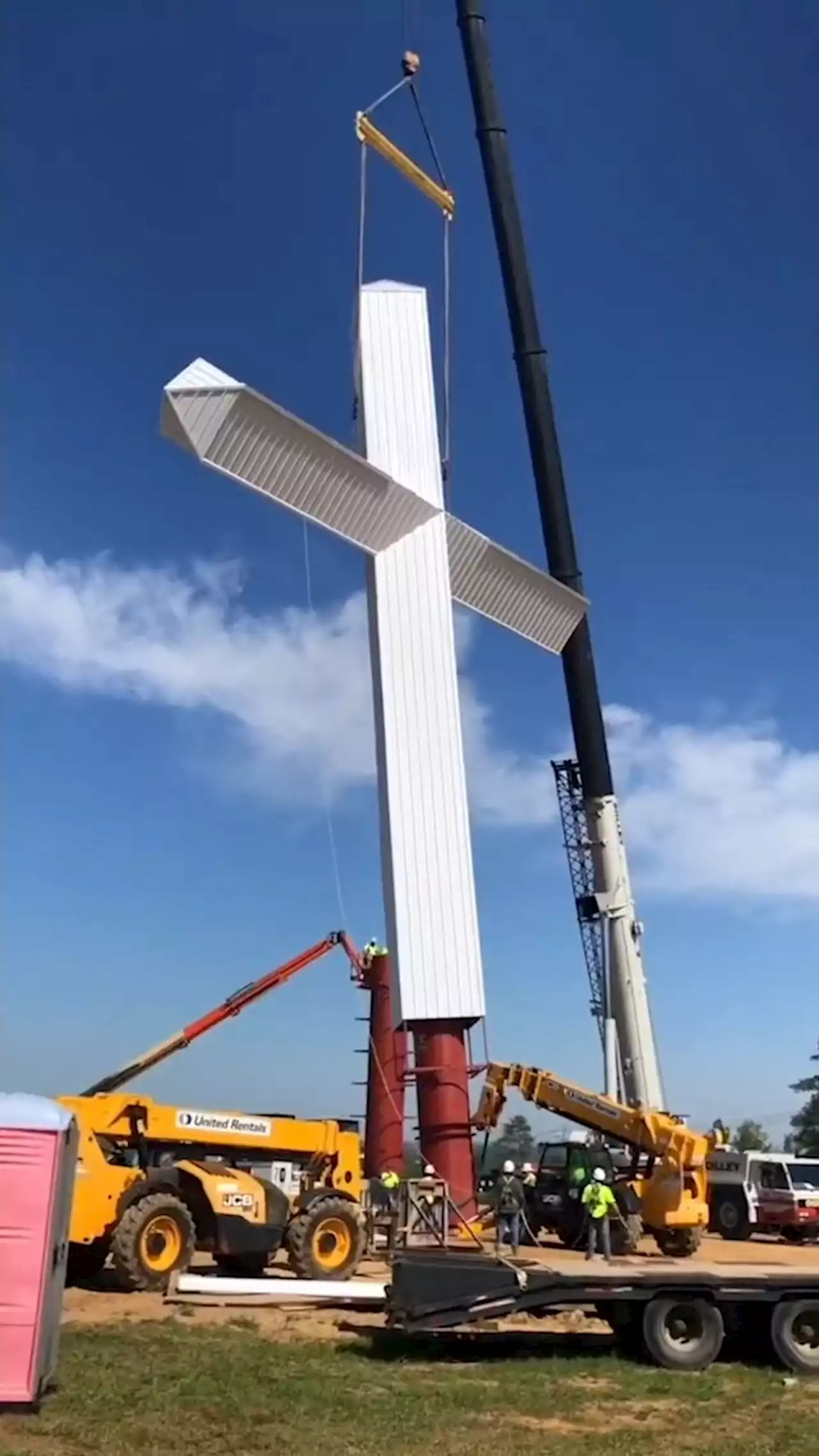 120-foot cross raised in north Alabama as place ‘to have time with God’