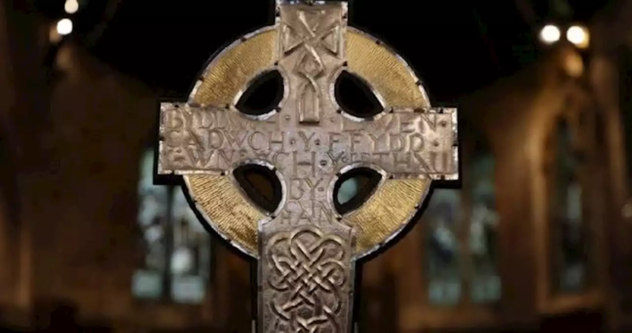 Pope presents shards from cross of Christ for King Charles' coronation