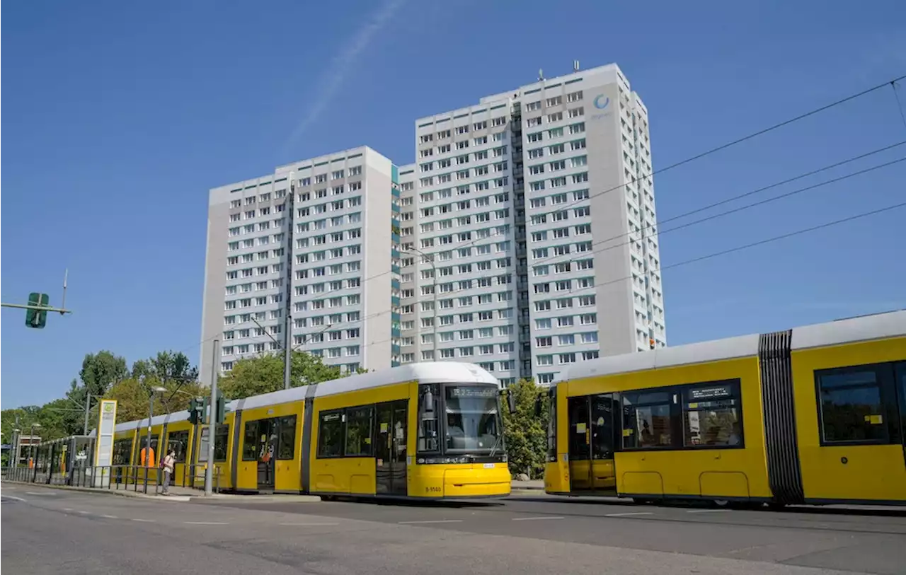 Hellersdorf: Mädchen-Gruppe in Tram rassistisch beleidigt und bespuckt