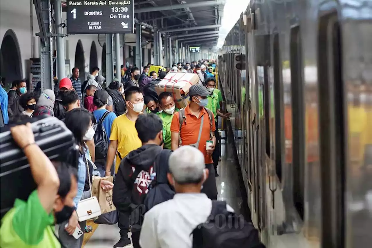 Puncak Mudik, Stasiun Gambir dan Pasar Senen Berangkatkan 42.700 Orang