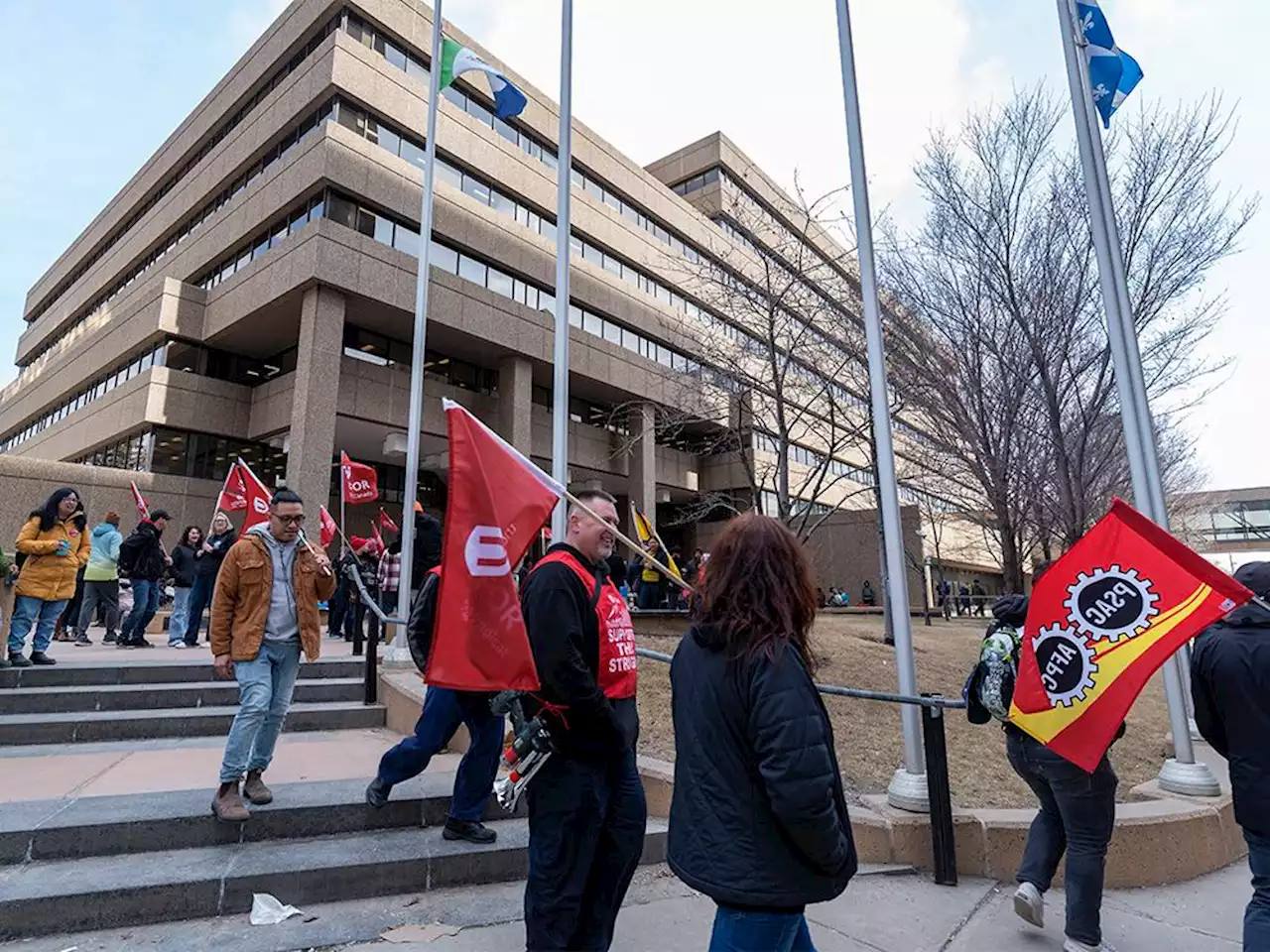 PSAC strike will hit low-income Calgarians, newcomers the hardest, advocates say