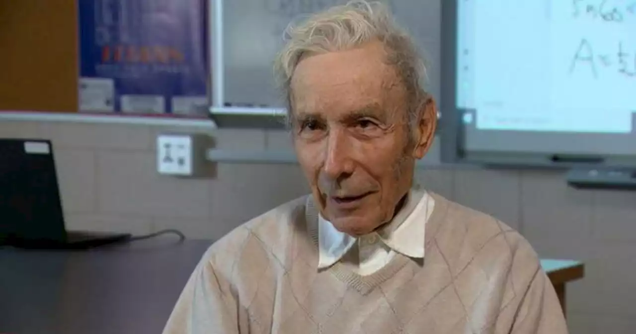 91-year-old Virginia math teacher has no plans to retire after decades at same school