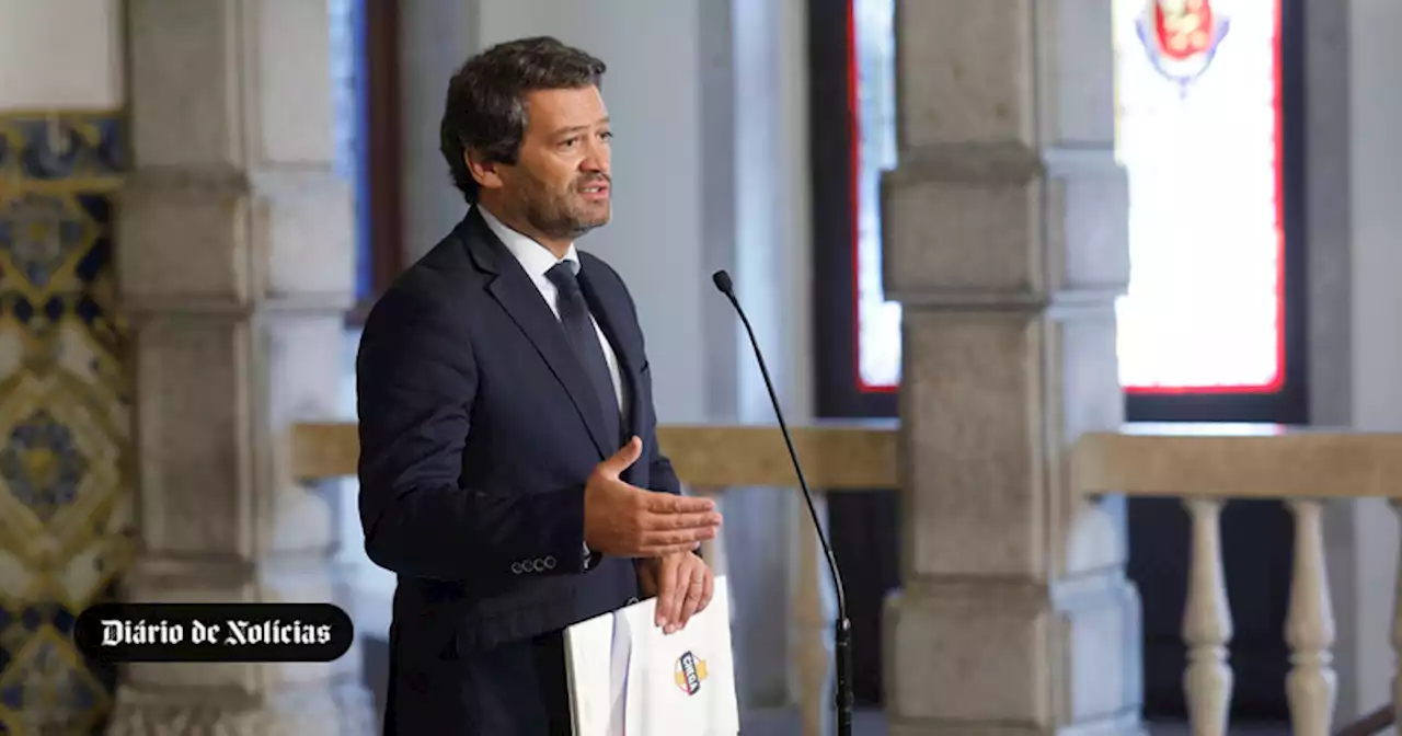 TAP: Ventura pede a Costa para avaliar continuidade do ministro da Finanças