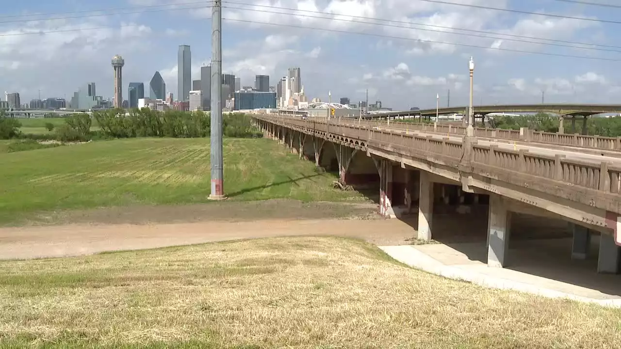 Photographer warns others after he was target of robbery while taking photos of Downtown Dallas