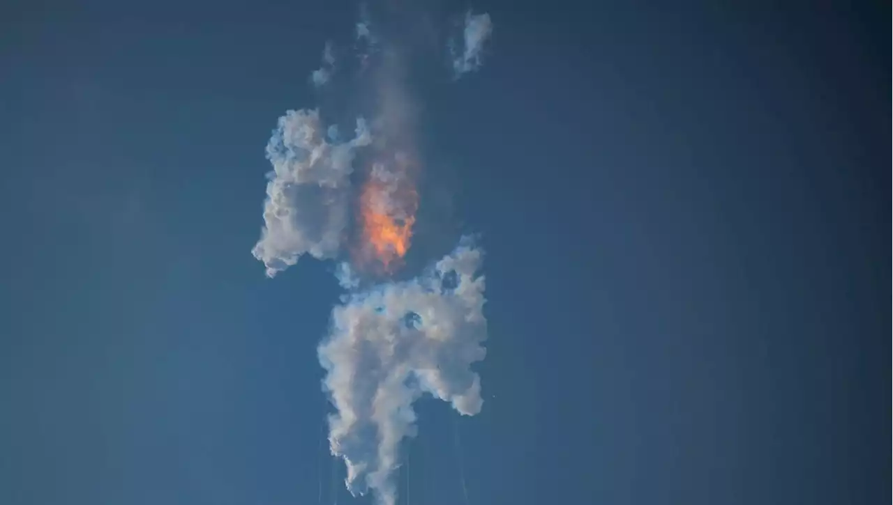 Pour son premier vol test, la mega-fusée Starship explose trois minutes après son décollage