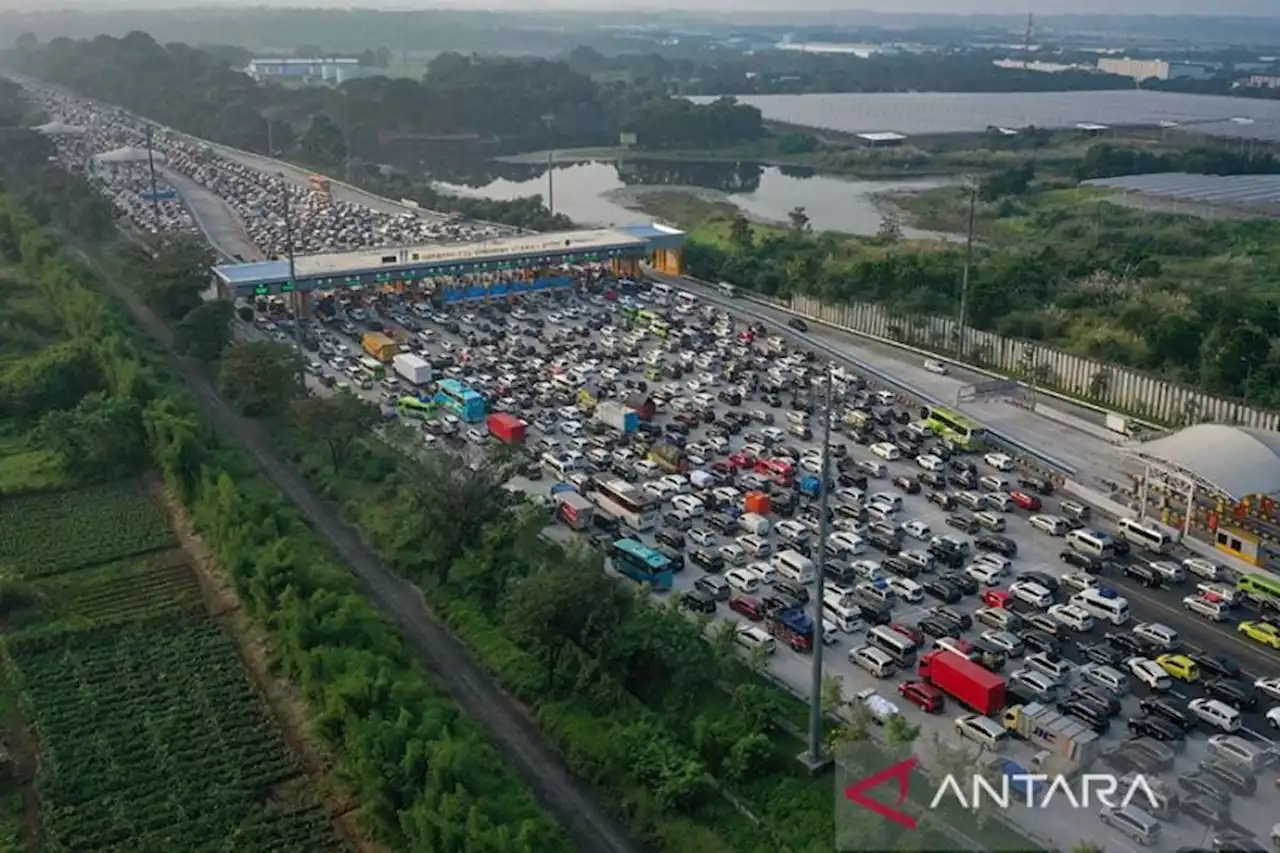 Beginilah Kondisi Jalan Layang MBZ, Cikampek, dan Seterusnya, Padat Bro