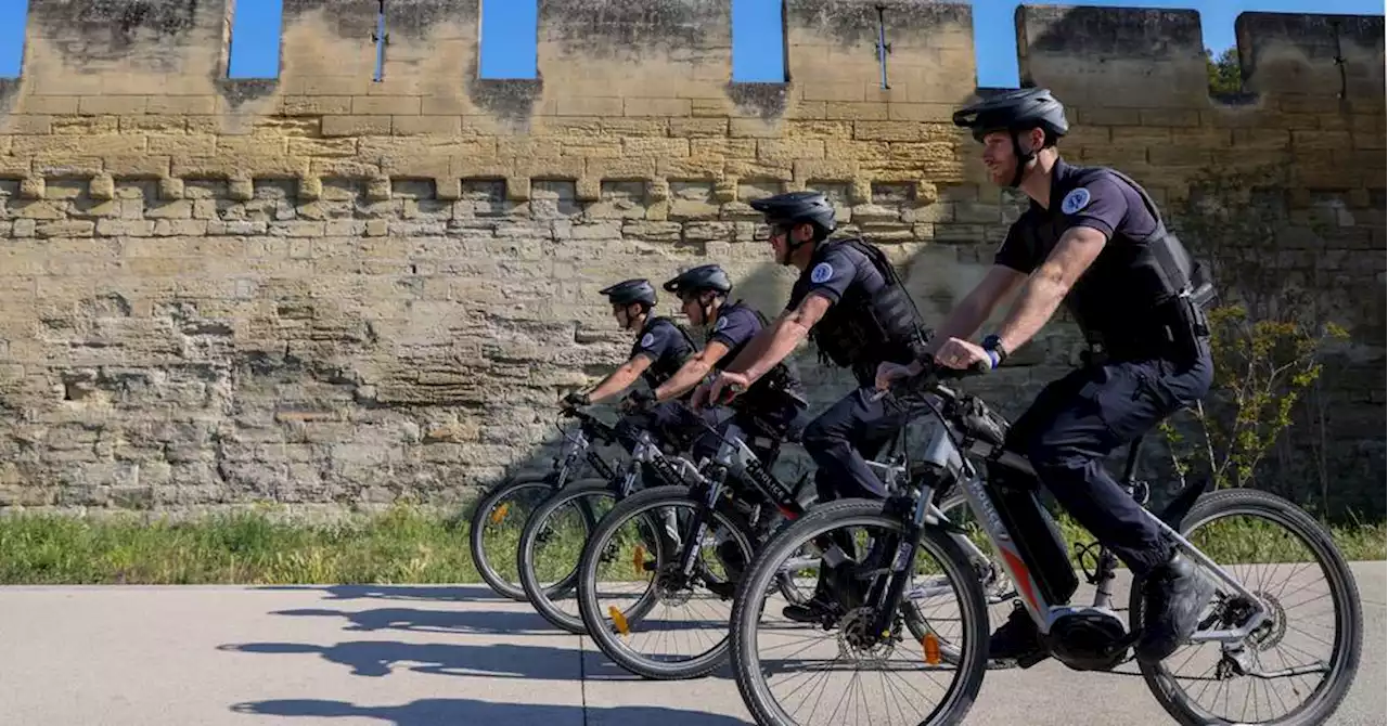 La police d'Avignon patrouille désormais à VTT