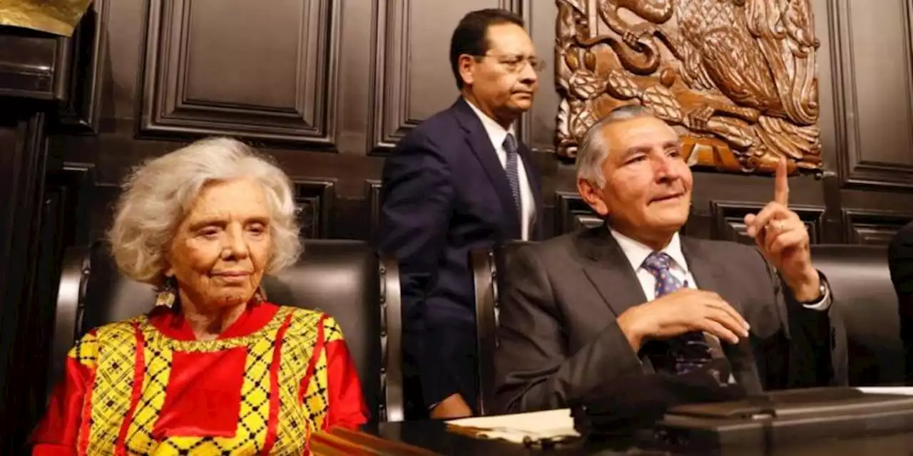 Adán Augusto López entrega Medalla Belisario Domínguez a Elena Poniatowska