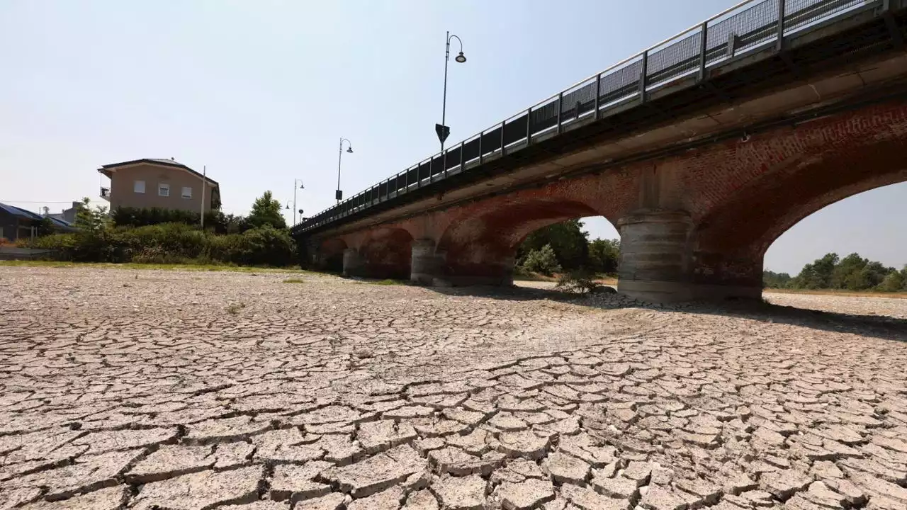 Siccità, incendi, smog e temperature elevate: è emergenza clima. Le proiezioni meteo: l’estate che verrà sarà ancora più torrida e secca