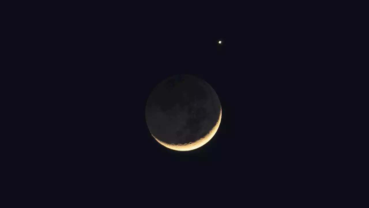 See Venus and the moon dance with the 'Seven Sisters' during the Lyrid meteor shower Saturday