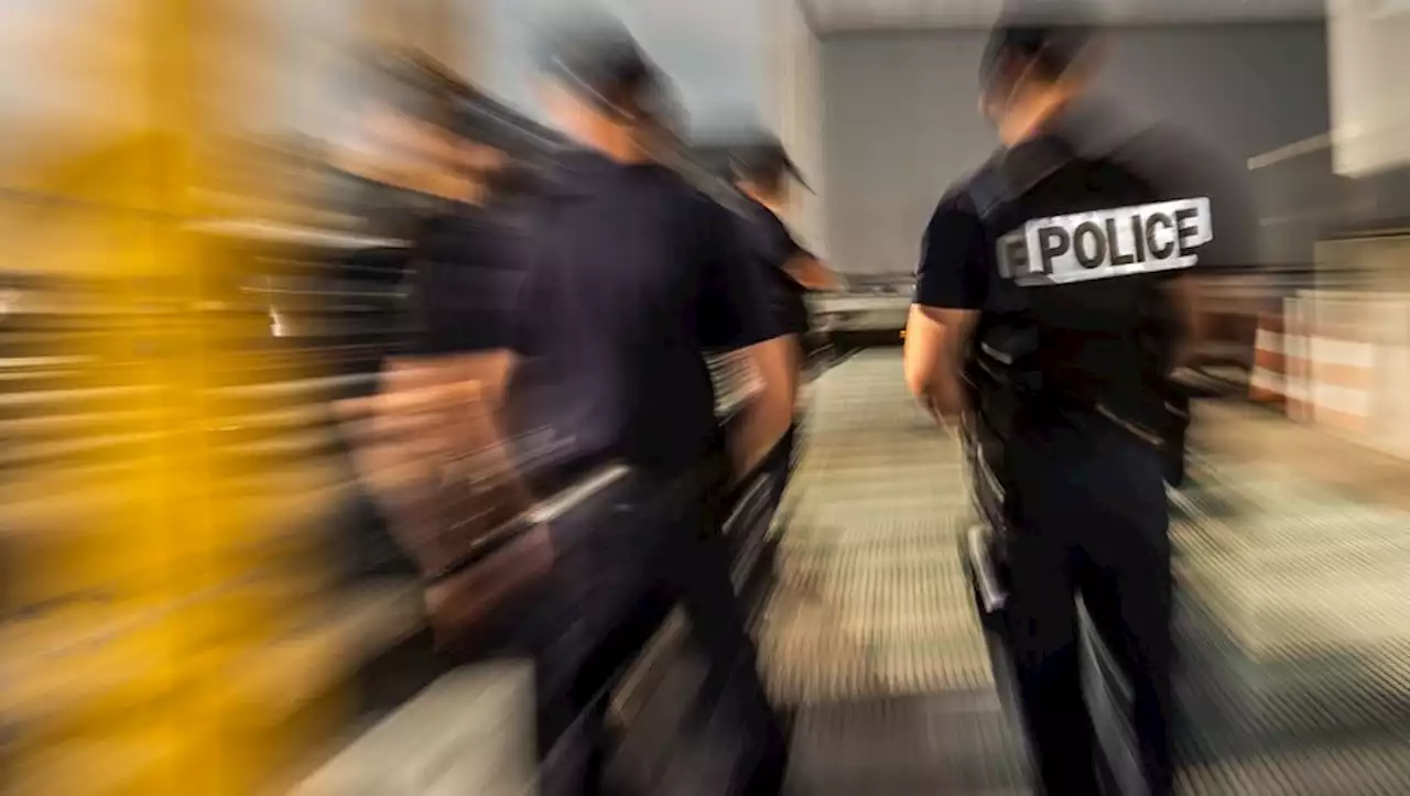 Il tente d'étouffer sa grand-mère en pleine nuit avec un coussin puis se fait interpeller nu sur son vélo d'appartement