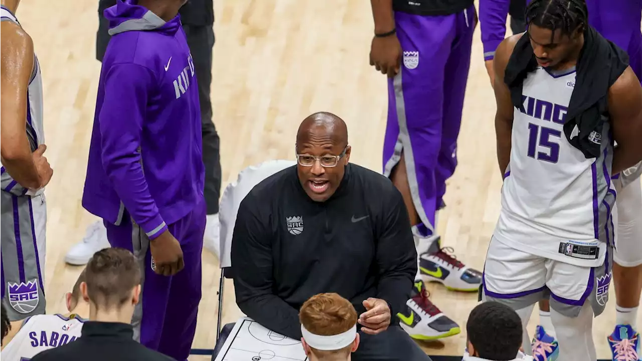 Mike Brown, elegido mejor técnico del año por su gestión con los Kings | Minuto30