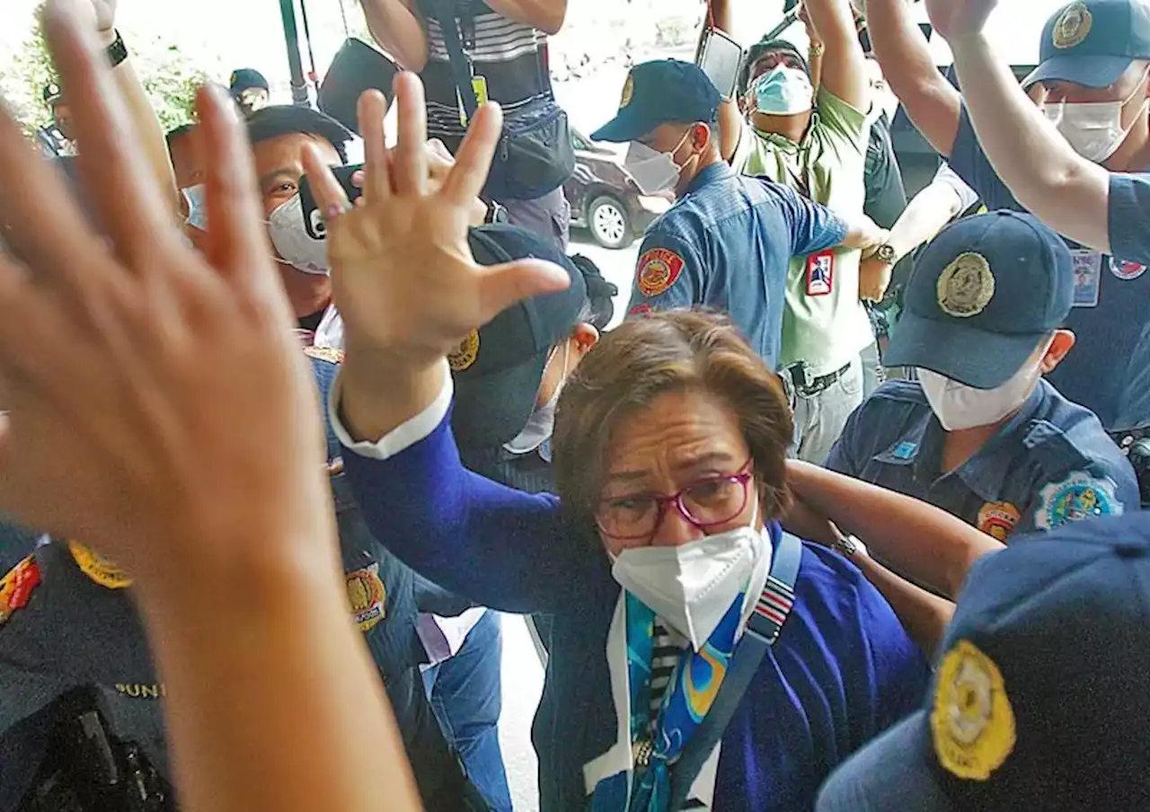 Prosecutors ask court to reopen trial of De Lima cases