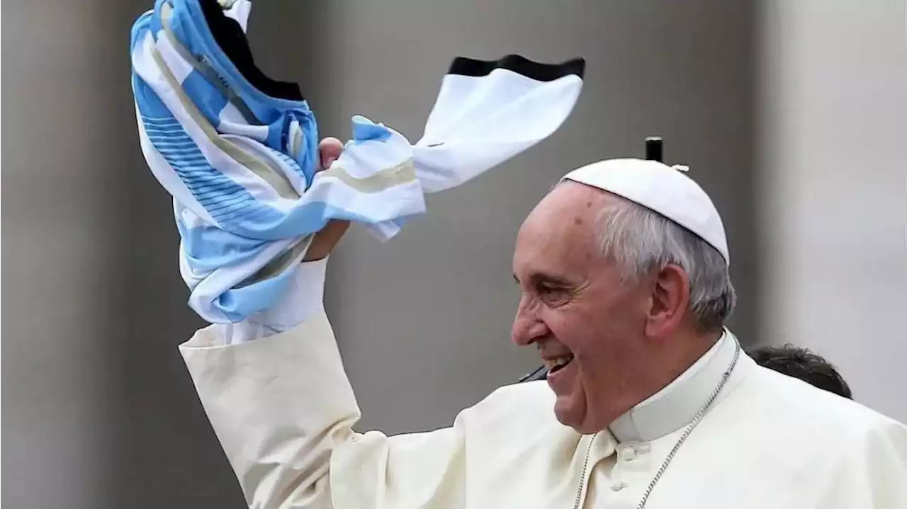 Un campeón del mundo con la Selección Argentina le regaló su camiseta al Papa Francisco