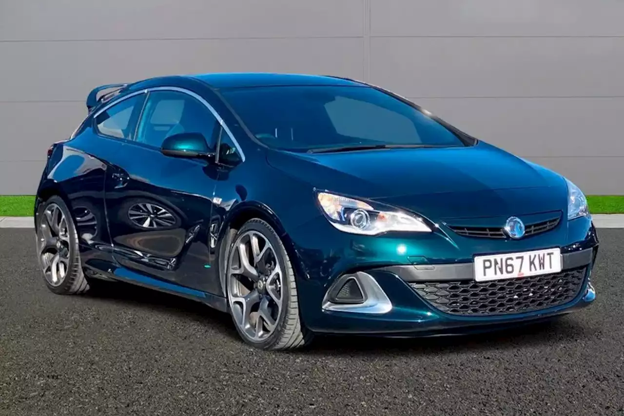 Emerald Green Vauxhall Astra GTC VXR | Spotted